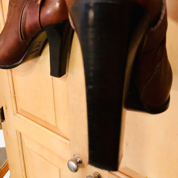 Ralph Lauren Brown/Burgundy Heeled Riding Boots - Picture 7 of 9